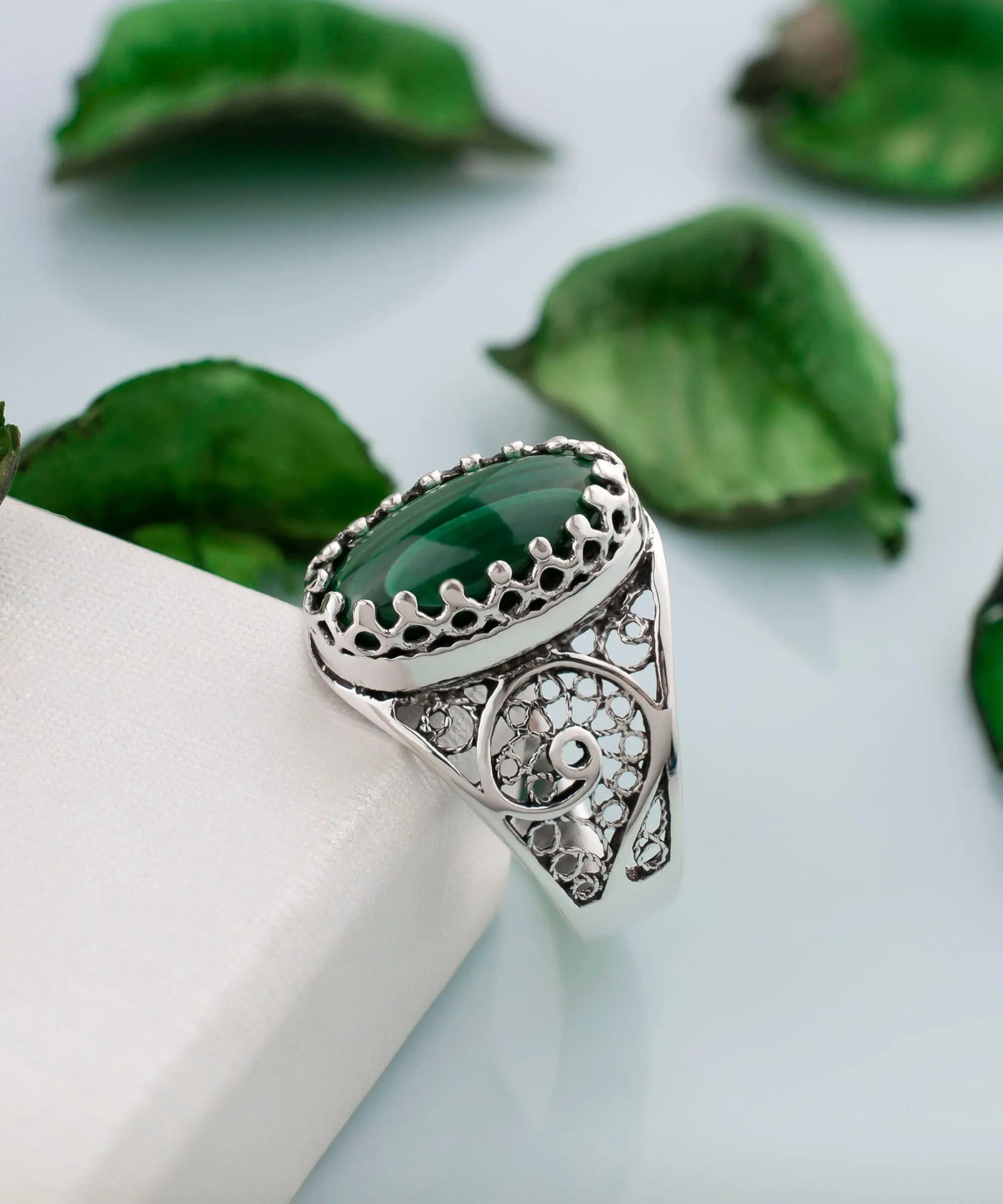 Sterling Silver Filigree Art Malachite Gemstone Oval Cocktail Ring